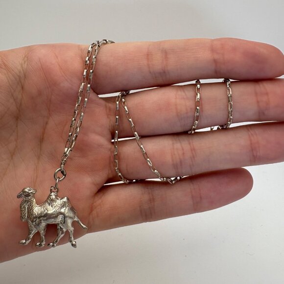VTG Silver Tone Three Dimensional Camel Pendant Necklace Size 22.5" Length - Picture 6 of 10